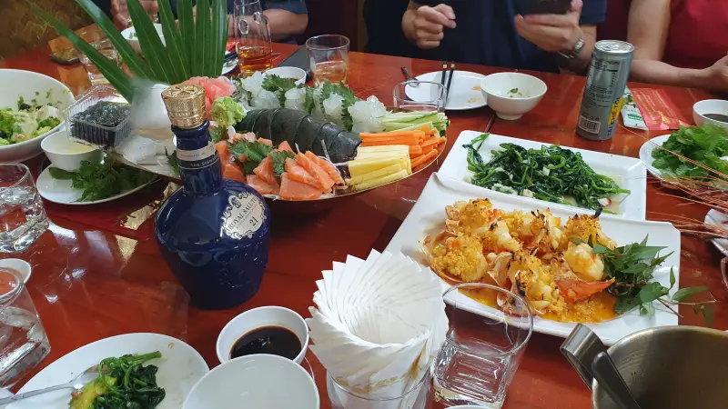 하롱베이 로브스터 식당 팁 줘야하나